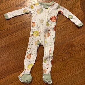 Burt’s Bees Baby 12m space themed footies